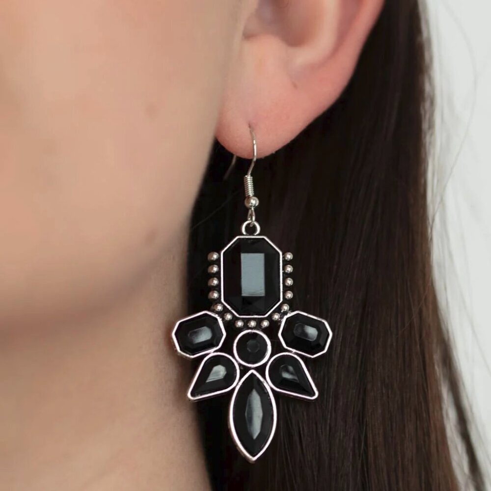 Paparazzi Jewelry Accessories - Vacay Vixen - Black Earrings - Vintage - Picture 3 of 4